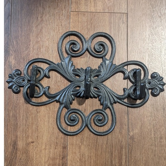 Ornate Scroll Iron Coat Rack Hat Hook Wall Mounted Decorative Entryway Decor - Picture 1 of 3